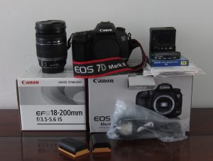 Canon EOS 7D MARK II 20.2mp Digital SLR Camera 1.jpg