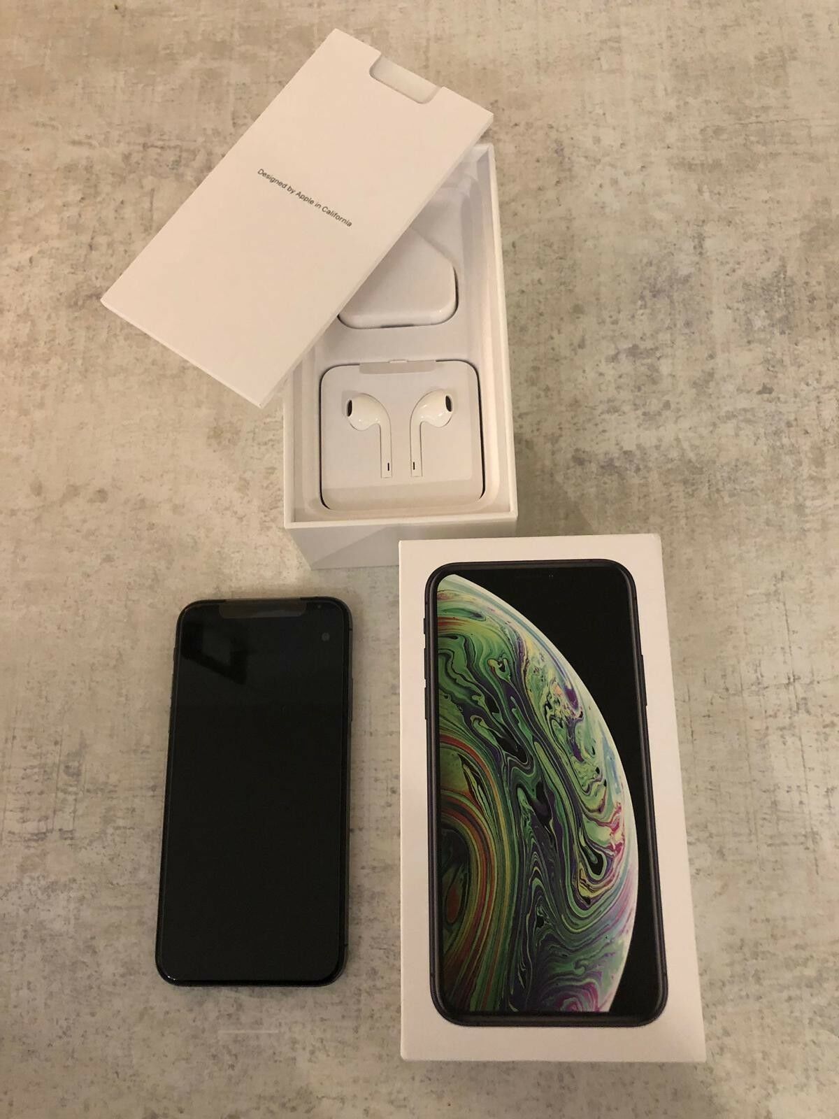 Apple-iPhone-XS-64gb-Space-Grey.-10