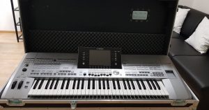 YAMAHA tyros-5.jpg